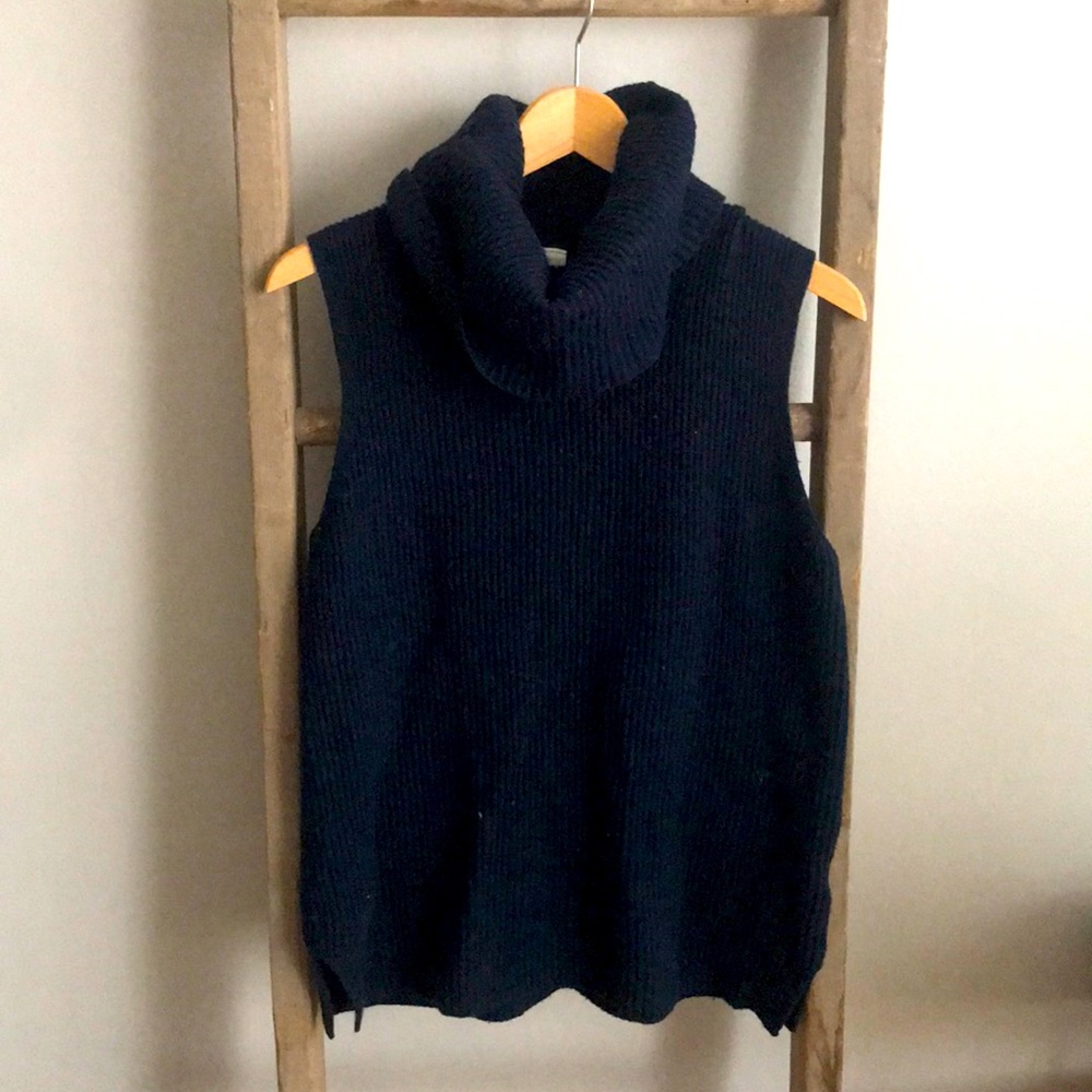 Gap Navy Ribbed Sleeveless Turtleneck
